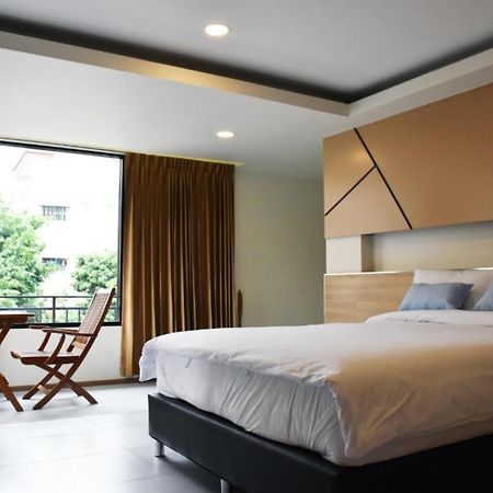 Tuck Me In Hotel Chiang Mai Exterior photo
