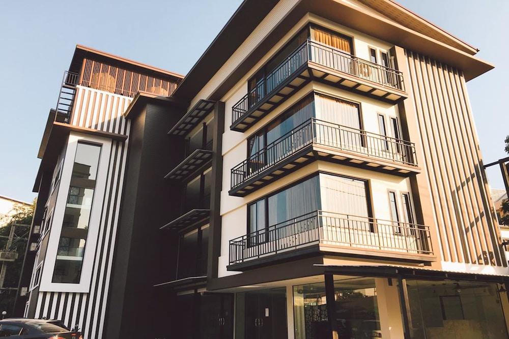 Tuck Me In Hotel Chiang Mai Exterior photo