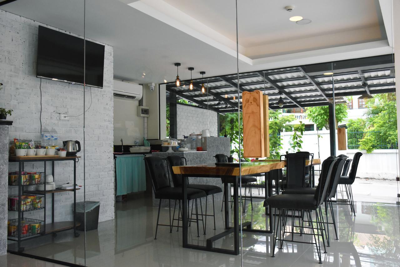 Tuck Me In Hotel Chiang Mai Exterior photo