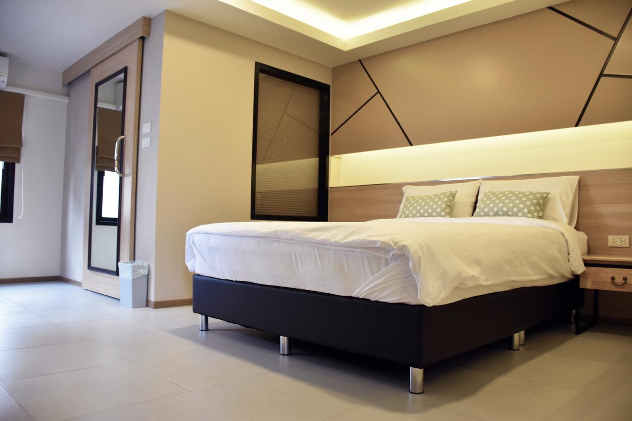 Tuck Me In Hotel Chiang Mai Exterior photo